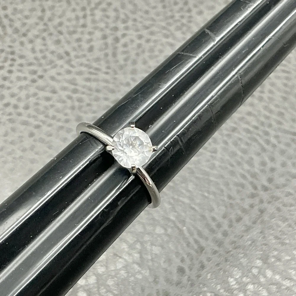 Vintage Uncas Rings Size 9 CZ Cubic‎ Zirconia Engagement Solitaire Silver Tone